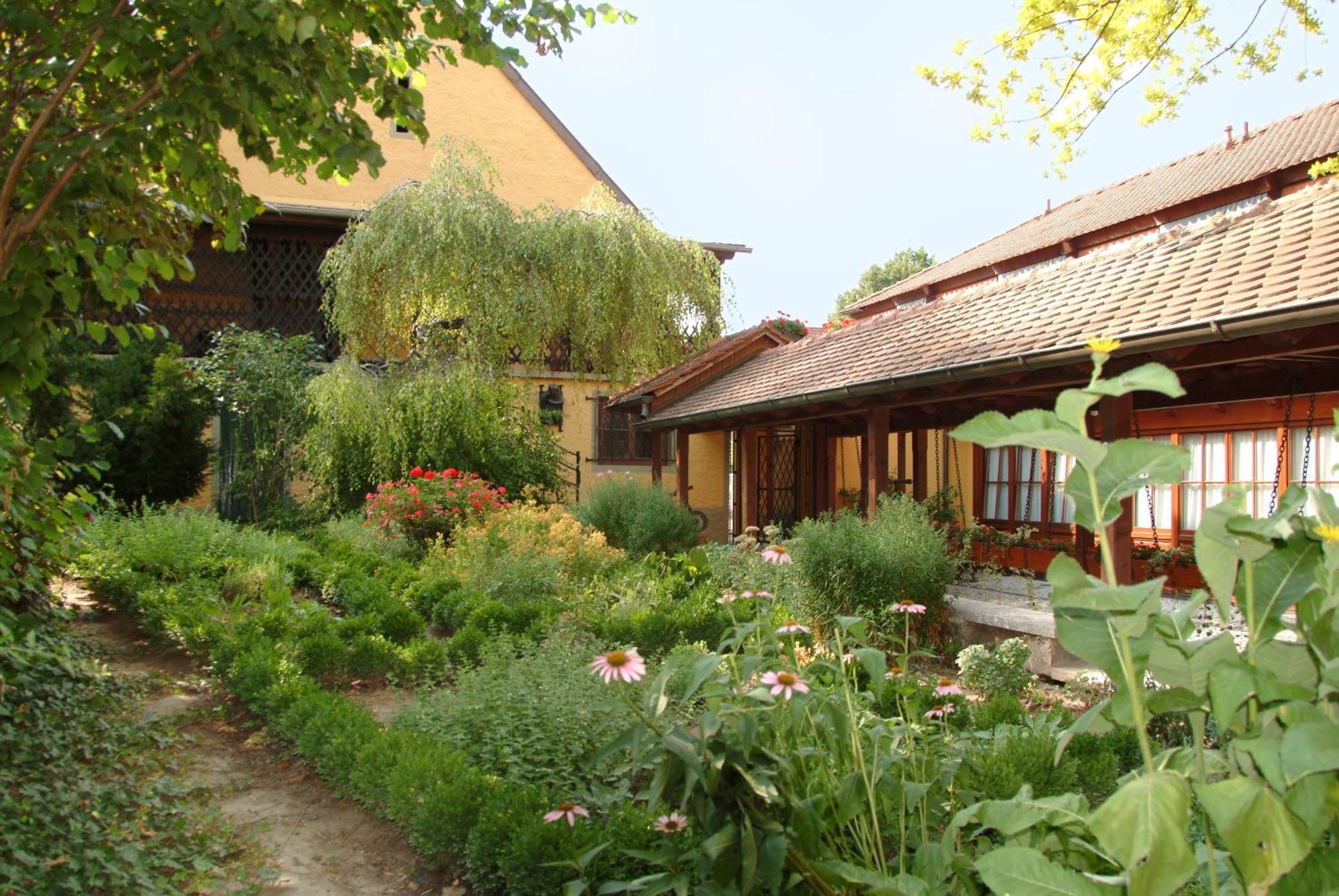 Hotel Leicht Biebelried Εξωτερικό φωτογραφία